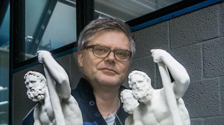 Ein Mann unter Göttern: Ben Jastram druckt im 3D-Labor der TU Berlin alles, was das Herz begehrt.
