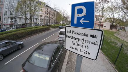 Die AfD wollte wissen, wie viele Parkplätz in den vergangenen Jahren "aus ideologischen Gründen" wegfielen.