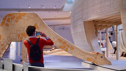 Vor der Sintflut. Das US-amerikanische Architekturbüro Olson Kundig Architecture and Design hat die Arche Noah kreisförmig gebaut. Ringsherum warten Tiere, die die Kinder mit aufs Schiff nehmen können. 