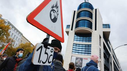 Warnung vor der Erderwärmung: Demonstranten vor der SPD-Parteizentrale.