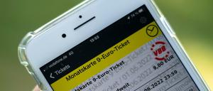 Kassenschlager: Wenn es nach der SPD geht, wird das Neun-Euro-Ticket in Berlin verlängert.