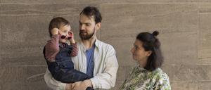 Olja, Petja, Lisa – eine russisch-ukrainische Flüchtlingsfamilie.