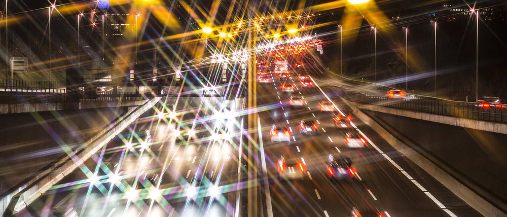 Die Autobahn als großspuriges Beschleunigungswerk des ölbetriebenen Individualverkehrs hat Strahlkraft eingebüßt – vor allem, wenn sie mitten durch die Stadt führt. 