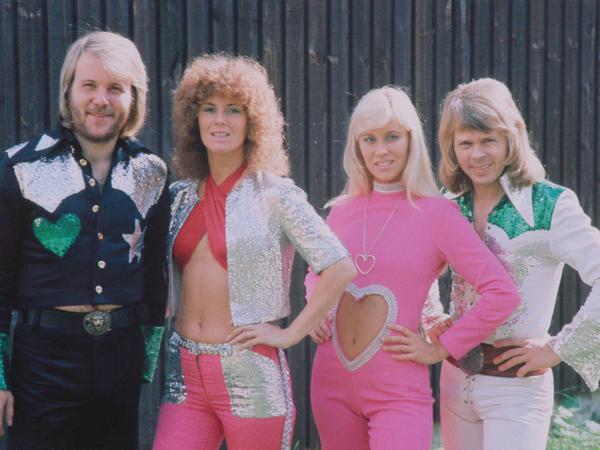 Björn, Agnetha, Benny und Anni-Frid beim Grand Prix 1974 in Brighton. Dort gewannen die schwedischen Außenseiter mit „Waterloo“.