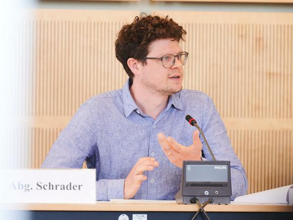 Der Linken-Abgeordnete Niklas Schrader.