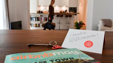Mit neuen Maßnahmen will Airbnb einen Schritt auf das Land Berlin zugehen.