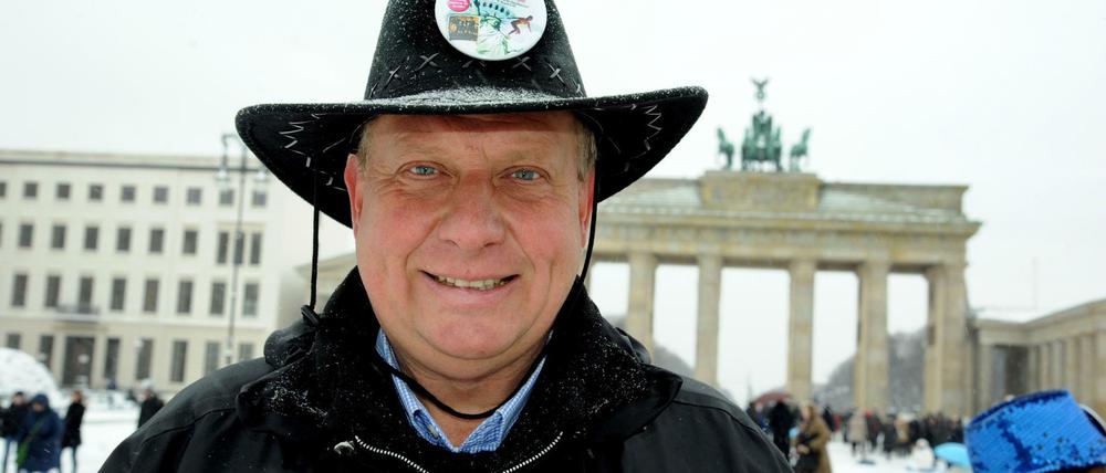 Zu winterlicher Zeit entstand diese Aufnahme am Brandenburger Tor: Thilo-Harry Wollenschlaeger, Veranstalter des Deutsch-Amerikanischen Volksfestes, will für die CDU ins Abgeordnetenhaus. 