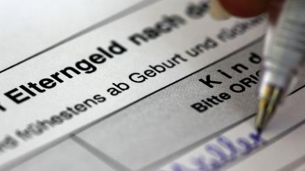 Tausende Berliner warten auf ihre Elterngeld. Die Bearbeitung der Anträge dauert meist mehrere Monate - und die Eltern müssen derweil ohne Geld klarkommen.