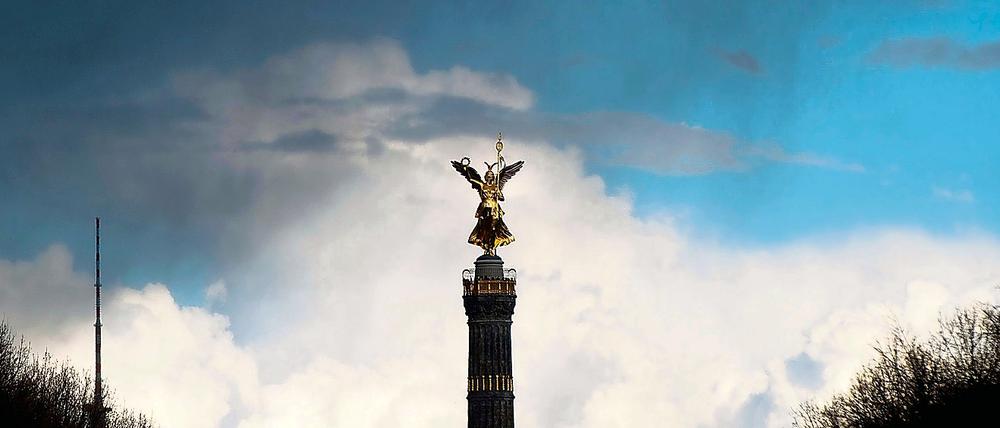 Mischmaschwetter erwartet die Berliner am Dienstag: Erst Sonne, dann Wolken, Schauer, teils Gewitter und schließlich wieder Sonnenschein.
