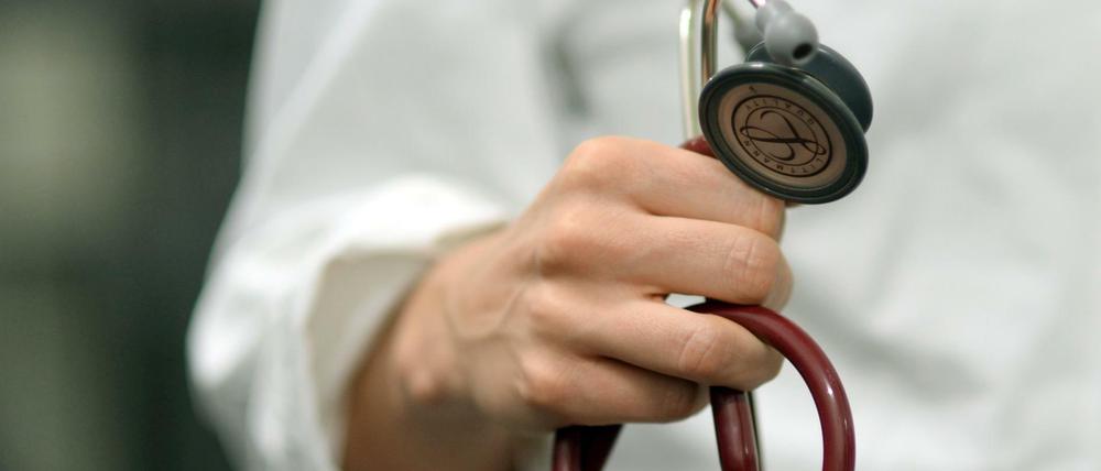 Nicht sehr attraktiv: In Gesundheitsämtern verdienen Ärzte bis zu 1500 Euro weniger als in Krankenhäusern.