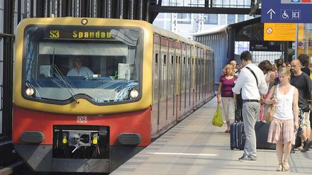 Die Berliner S-Bahn machte im ersten Halbjahr 2010 rund 40 Millionen Euro Verlust.