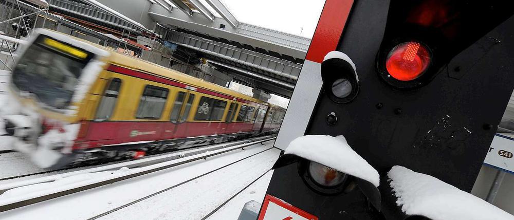 Dieses Jahr soll alles anders werden. Die Deutsche Bahn fühlt sich für den Winter gut gerüstet. Letztes Jahr sorgte die Kälte für zahlreiche Zugausfälle. 