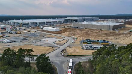 Brandenburg, Grünheide: Das Baugelände der Tesla Gigafactory östlich von Berlin. 