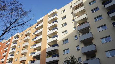  Fünf Millionen Menschen leben deutschlandweit in Wohnungen der zweitausend Baugenossenschaften. In Zeiten von steigenden Mieten seien diese nicht nur für Geringverdiener attraktiv. 