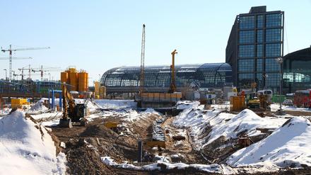 Dieses Foto von 2013 zeigt die Baugrube für den Tunnel der zukünftigen S21 nördlich des Hauptbahnhofs. Südlich davon beginnt der kritischste Bereich.