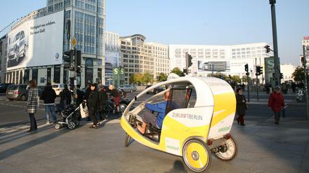 Im Berliner Zentrum ist die Zahl der Fahrradtaxis in den vergangenen Jahren immer weiter gestiegen. 