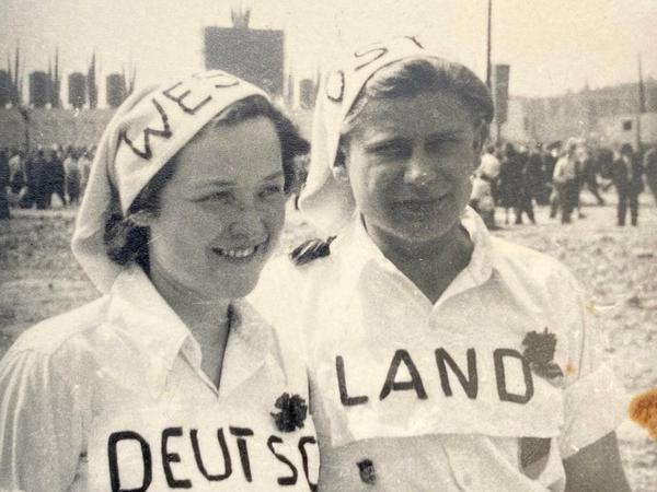 Inge und Olaf Becker bei den Weltfestspielen der Jugend 1951 in Ost-Berlin