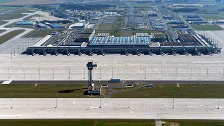 Wird der Flughafen BER bald zu klein? Die Flughafengesellschaft sagt nein.