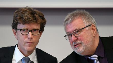 Lütke Daldrup und der ebenfalls neu gewählte Aufsichtsratschef Rainer Bretschneider vor dem BER-Sonderausschuss in Potsdam.