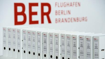 Der Berliner BER-Ausschuss hat Tausende Akten zum neuen Airport gewälzt. 