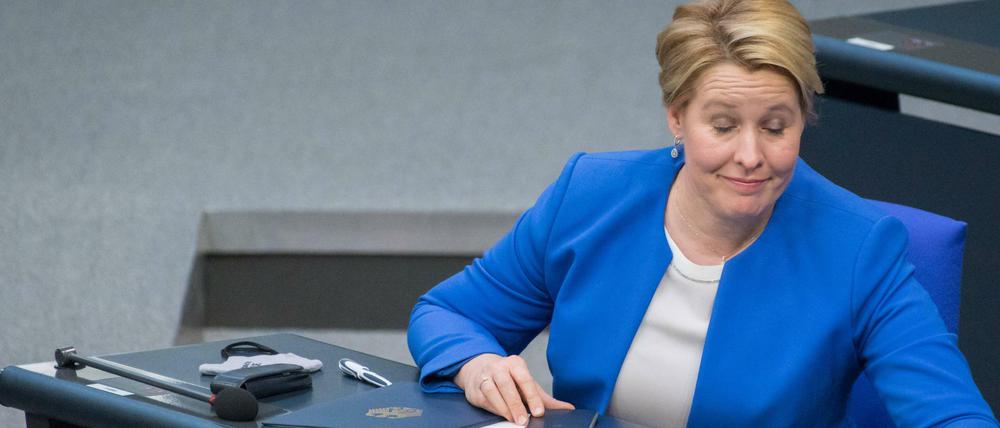 Lieber wegschauen? Franziska Giffey im Bundestag.