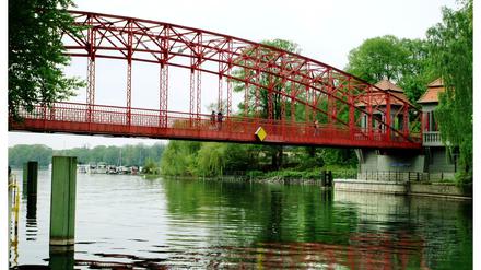 Seit 1909 steht sie am Tegeler See: Die Sechserbrücke.