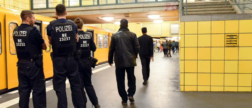 Polizisten werden in Berlin täglich Opfer von Angriffen. 