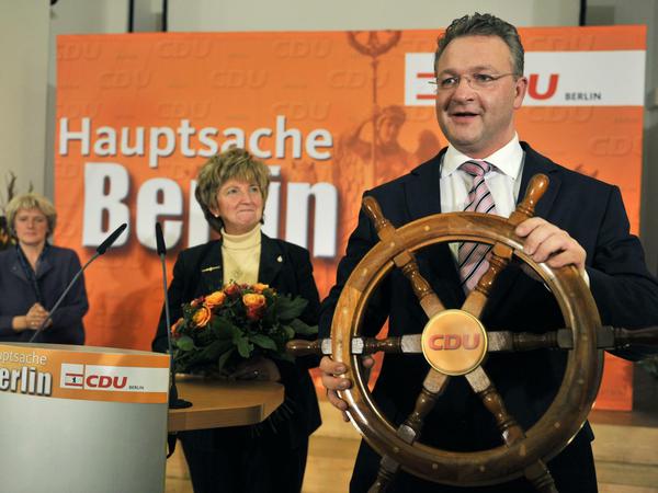 Im November 2008 übernahm er das Berliner CDU-Lenkrad: Frank Henkel. 