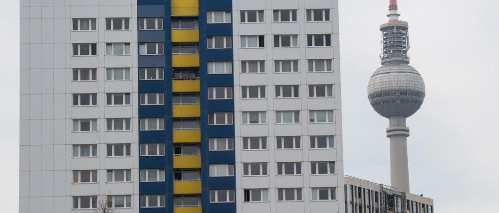 Wohnungen in der Berliner Innenstadt sind längst nicht mehr für alle erschwinglich. Enteignungen und der Mietendeckel sollen für Abhilfe sorgen.