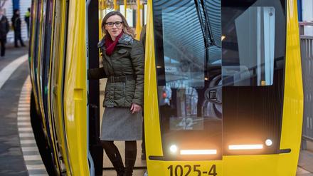 Nächster Halt: Zukunft. Auch BVG-Chefin Sigrid Evelyn Nikutta baut den Konzern um und kauft neue U-Bahnen.
