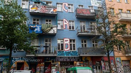 Symbol des linksautonomen Berlins: das Haus Rigaer Straße 94 im Friedrichshainer Nordkiez.