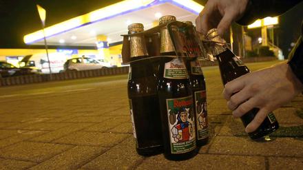 Bier könnte in Berlin künftig nur noch an über 18-Jährige verkauft werden.