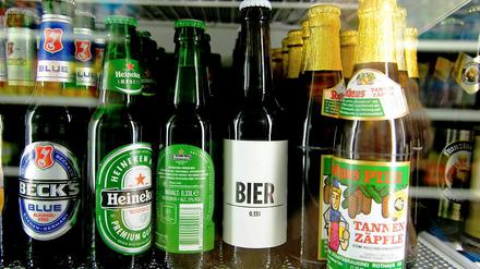 Der Hersteller von "Bier" gibt bei den Inhaltsstoffen an, das Getränke enthalte "Liebe". Das schmeckt dem Ordnungsamt nicht.