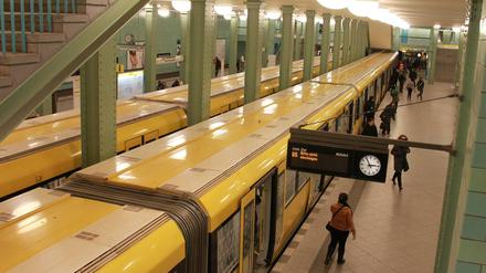 U-Bahn am Alexanderplatz.