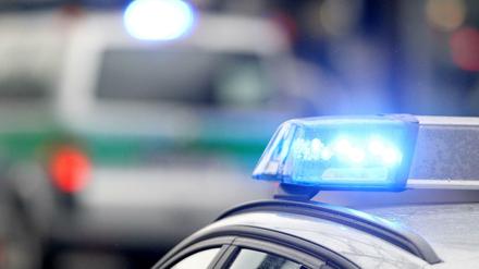 Symbolbild: Blaulichter von Polizeifahrzeugen, aufgenommen am 19.02.2014 in München (Bayern).