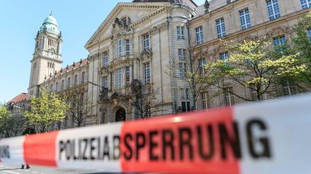 Bombendrohung gegen das Berliner Landgericht im Prozess gegen André M., der selbst zahlreiche Bombendrohungen verschickt haben soll