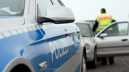 Ein Polizeikontrolle auf der Autobahn in Brandenburg nahe der Grenze zu Polen. 