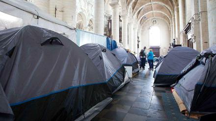 Heimat auf Zeit. Die Protestierenden sollen ihre Zelte, die bisher in der Brüsseler Kirche standen, nun abbauen.