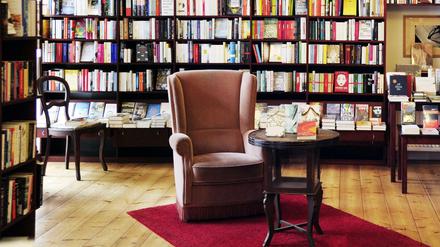 Wo man sich gern niederlässt: ein Lesesessel in einer Buchhandlung.