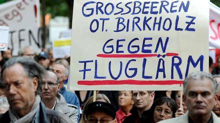 Nicht nur in Berlin auch in Brandenburg protestieren Bürger gegen die Flugrouten.