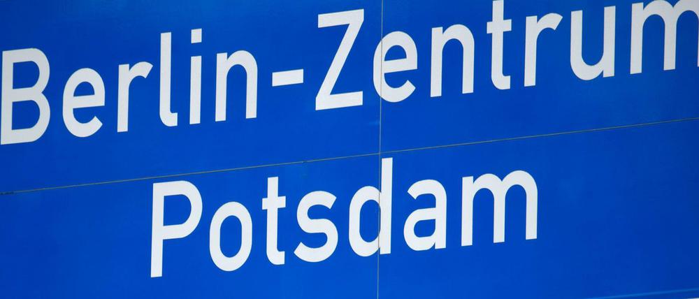 Berlin und Brandenburg: Auf dem Autobahnschild bereits eng zusammen, in der parlamentarischen Zusammenarbeit noch nicht.