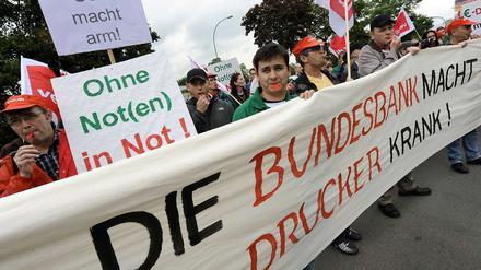 Mitarbeiter der Bundesdruckerei protestieren in Frankfurt gegen Auftragsvergabe ins Ausland.