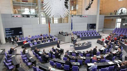 Um die Anschläge auf der Bahn ging es am 20. Oktober im Bundestag.