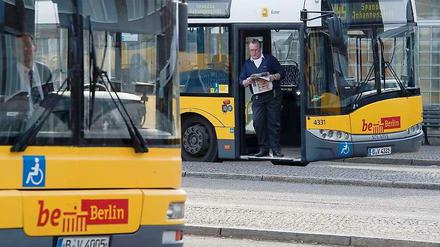 Sind Berlins Busfahrer zu freundlich?
