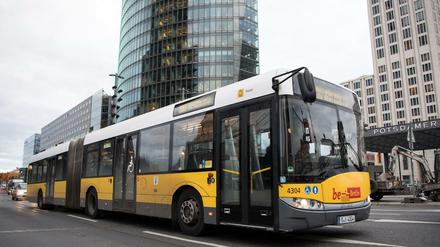 Ein BVG-Bus am Potsdamer Platz.