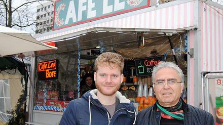 Daniel Gollasch von den Grünen und Hüseyin Ünlü haben erfolgreich für das Café Leo gekämpft. 
