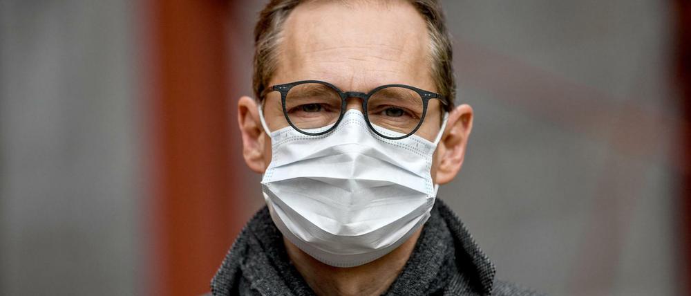 Michael Müller kündigte am Dienstag im Senat punktuelle Kontrollen der Maskenpflicht an. 