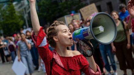 Clara Mayer gehört mit ihren 18 Jahren schon zu den prominenten Gesichtern der Fridays-for-Future-Bewegung in Berlin. 
