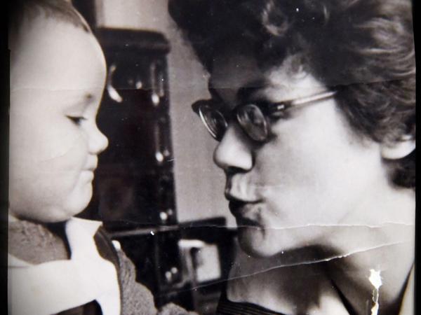 Henriette Münch als junge Mutter in Rudolstadt Ende der Fünfziger