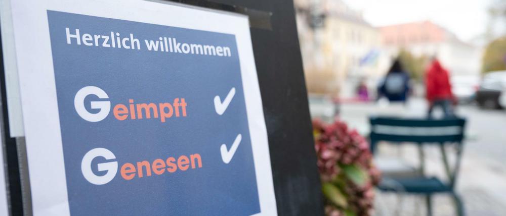 So wie in Dresden könnten bald auch die Schilder vor Lokalen in Berlin aussehen.